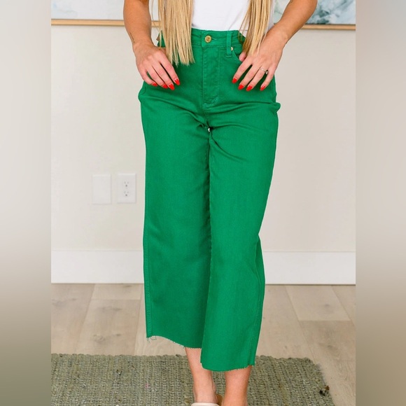 Judy Blue High Rise Control Top Wire Leg Crop Jeans - Picture 1 of 5